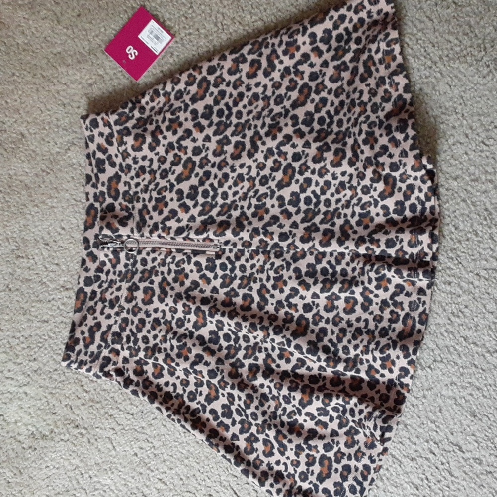 Zip front skater skirt